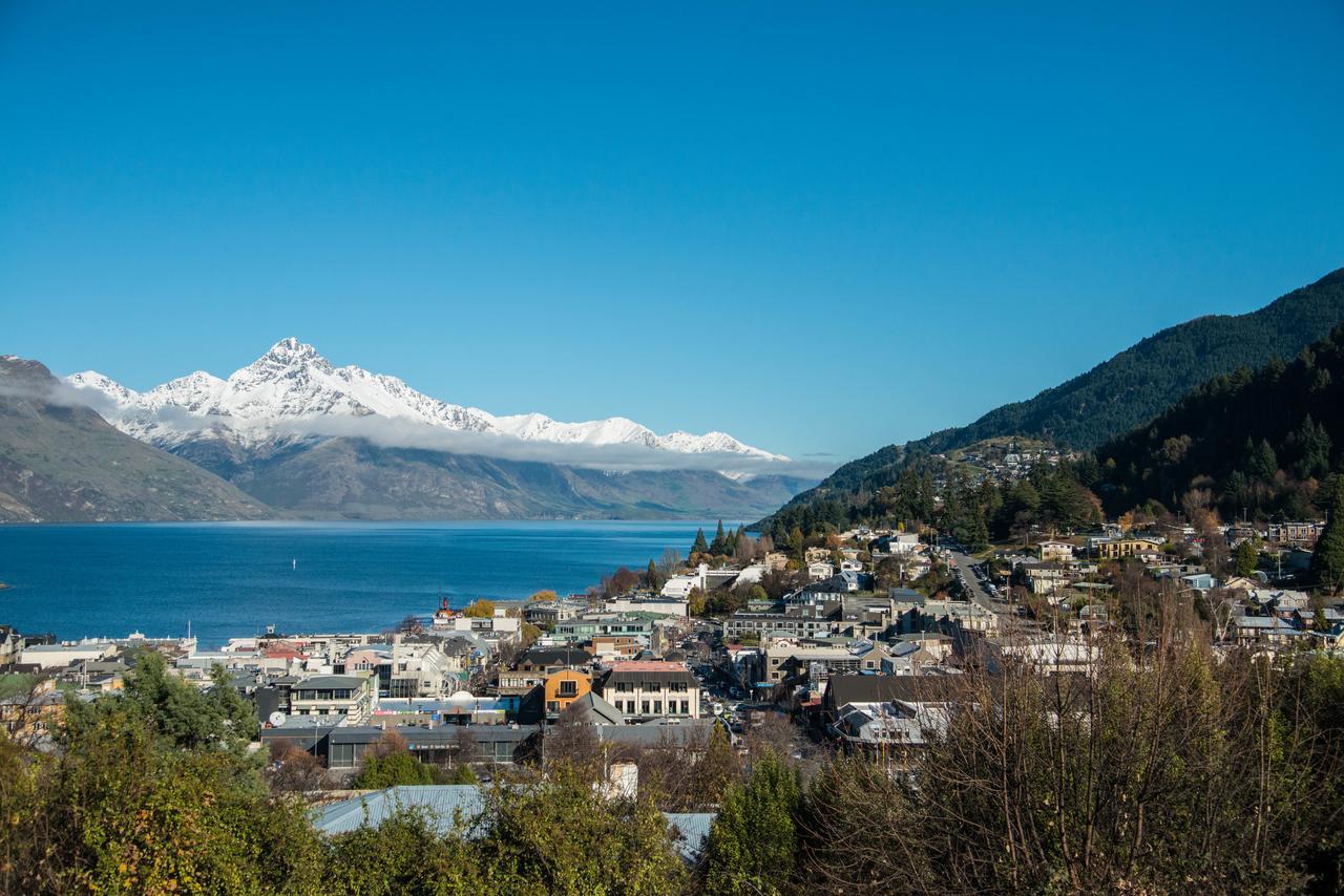 Queenstown House Bed & Breakfast And Apartments Exterior photo