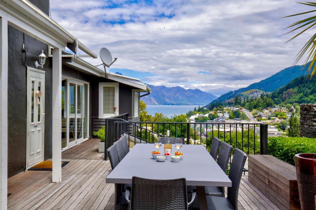 Queenstown House Bed & Breakfast And Apartments Exterior photo