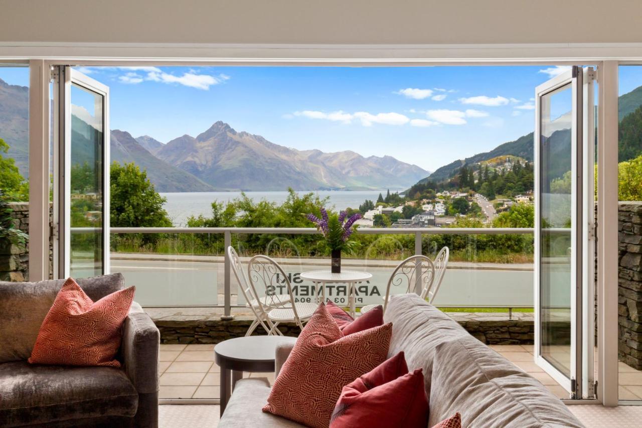 Queenstown House Bed & Breakfast And Apartments Exterior photo